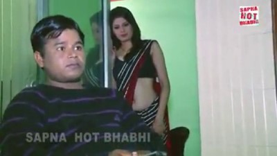 Manaiviyai Kathalan Thadavai Kiss Seithu Sema Ool Seiyum